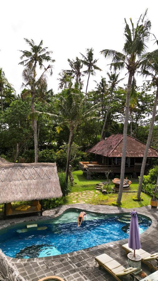 Secret Moon Beach House Jasri Exterior photo